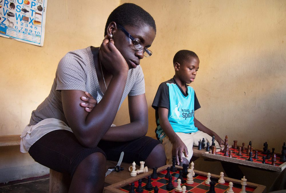  “Rainha de Katwe” narra história de uma campeã de xadrez  africana