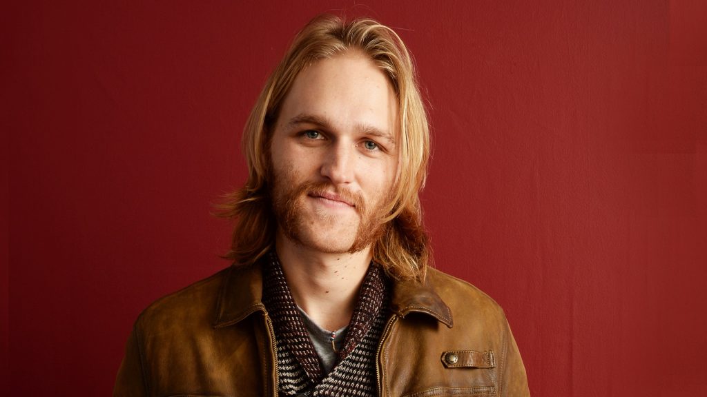 wyatt russell é o novo capitão américa na série falcão e o soldado invernal