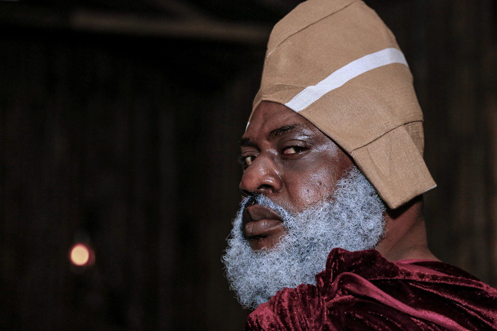 O Cavaleiro do Rei: Conheça o filme baseado na obra mais famosa da Nigéria e que se destaca na Netflix 9