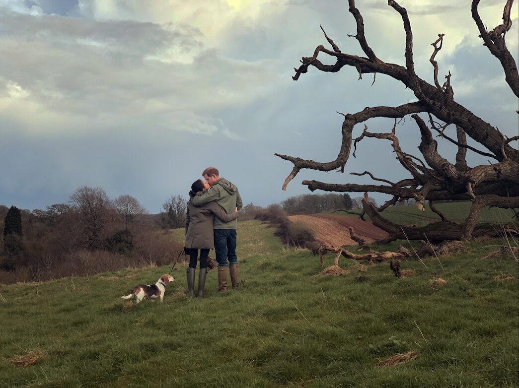 Harry & Meghan mostra os bastidores do casal e a vida alheia à família real britânica na Netflix 3