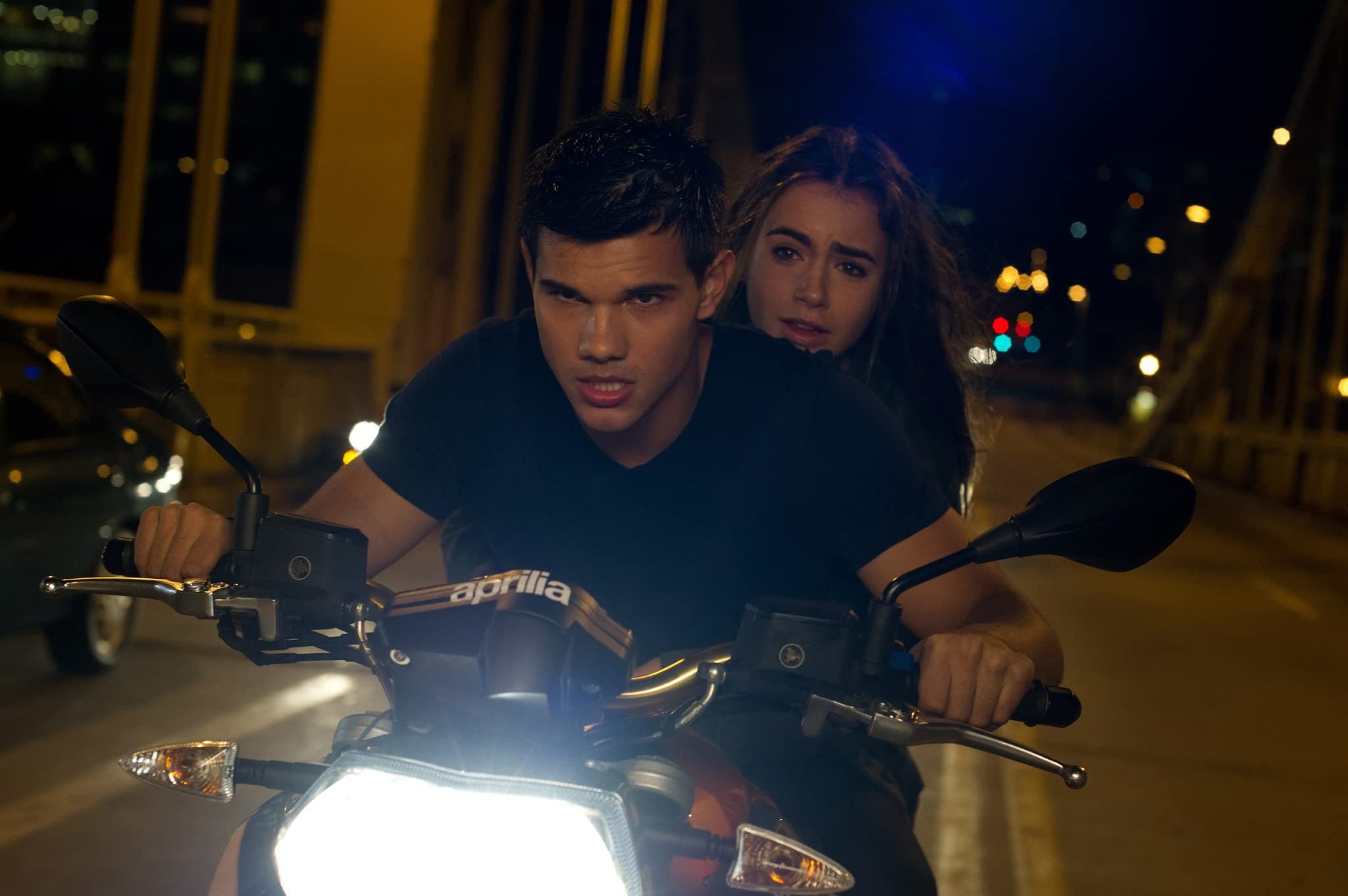 Sem Saída, filme de 2011 protagonizado por Taylor Lautner é sucesso na Netflix