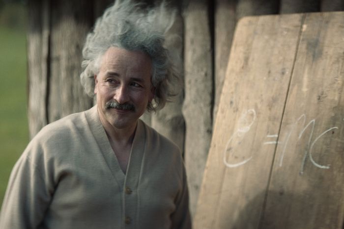 Einstein e a Bomba: Novo documentário da Netflix conta todo envolvimento do físico com Oppenheimer e o projeto crítico 2