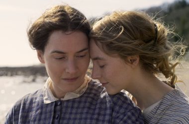 Ammonite: Filme com Kate Winslet e Saoirse Ronan é excelente romance do século XIX e está na Netflix 12