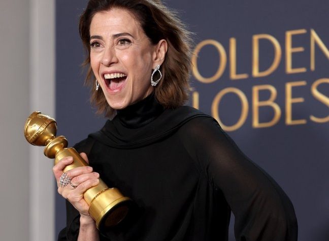 Fernanda Torres ganha o Globo de Ouro 2025 como melhor atriz em filme de drama com Ainda Estou Aqui